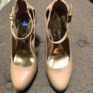 Jennifer Lopez sexy shoes! Size 6 1/2